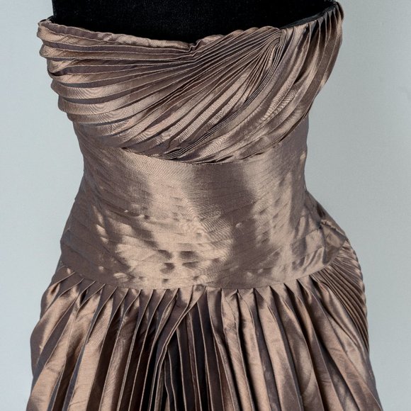 NWT HALSTON HERITAGE METALLIC PLEATED MINIDRESS -6 - Picture 5 of 10